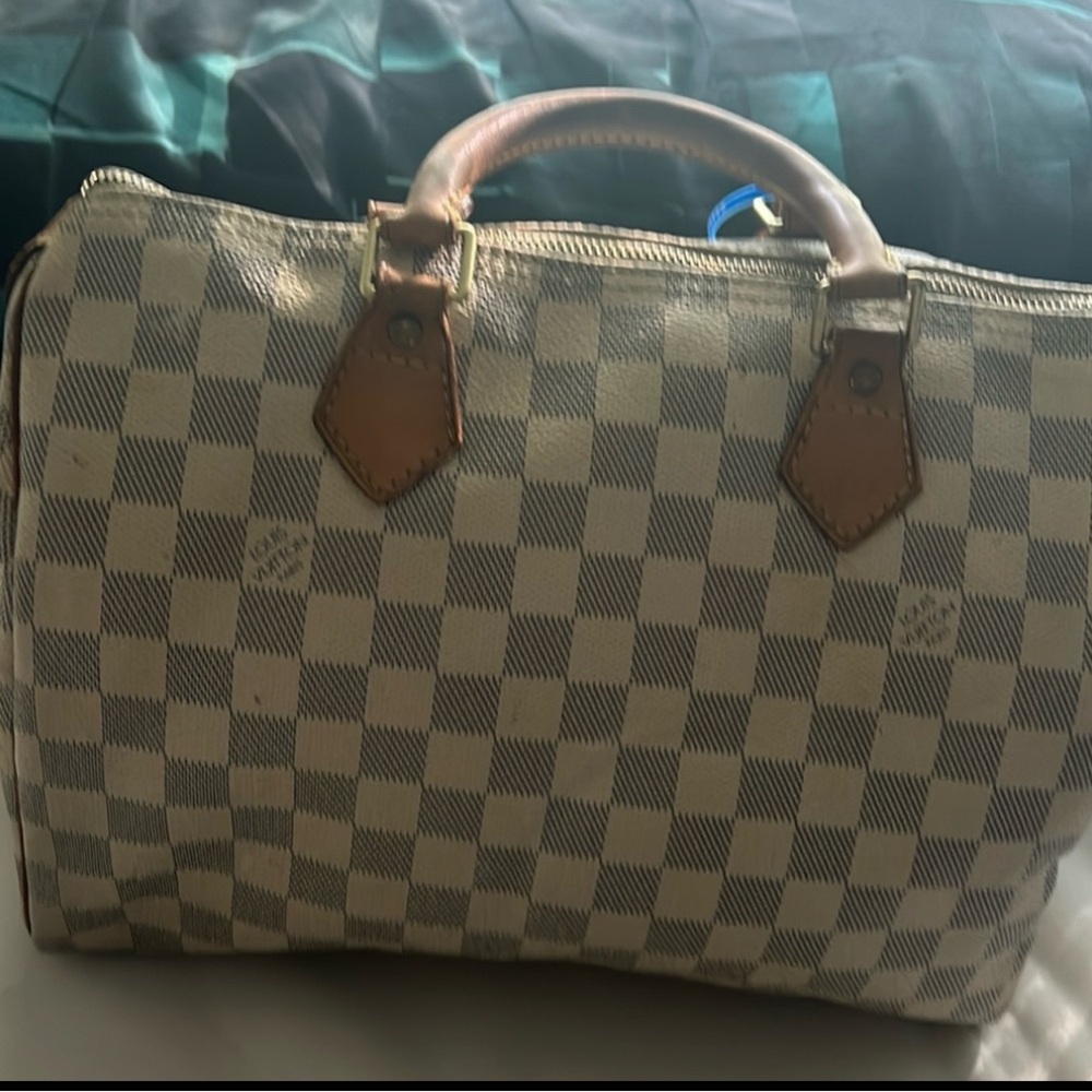 Louis Vuitton Damier Speedy 30 (or 40)